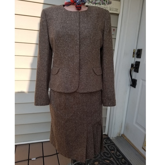 Albert Nipon Dresses & Skirts - Albert Nipon dress suit